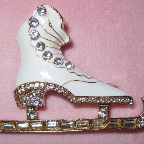 "VINTAGE VICTORIAN-LOOK FANCY ICE SKATE W/RHINESTONES & ENAMEL-GOLD TONE BEAUTY" - Picture 4 of 9